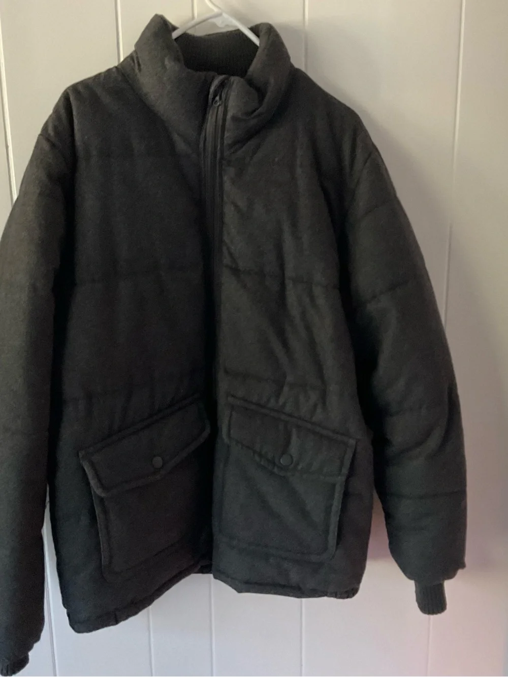 GAP Men's Dark Gray Quilted Puffer Jacket